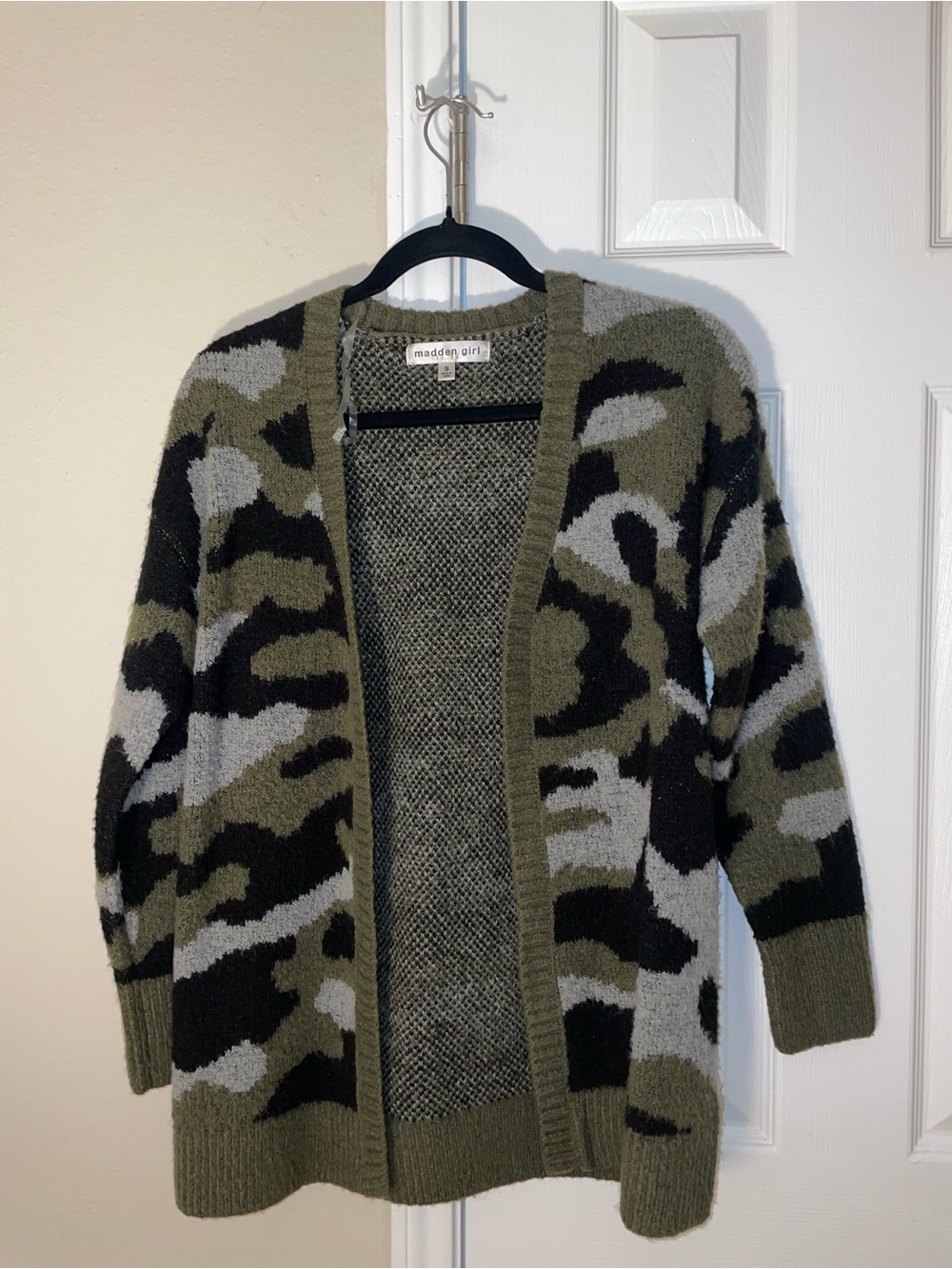 Madden Girl Olive Green Black Gray Camo Open-Front Cardigan